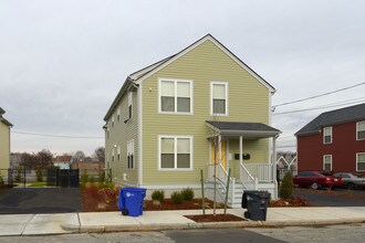 Revitalize Southside in Providence, RI - Foto de edificio - Building Photo