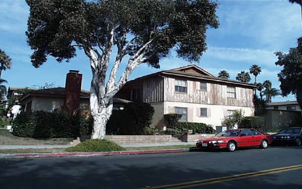 3325-3331 Preble Ave in Ventura, CA - Foto de edificio - Building Photo