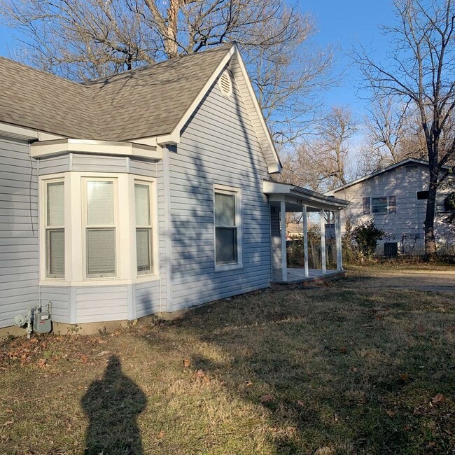 418 S Sycamore St in Ottawa, KS - Building Photo - Building Photo