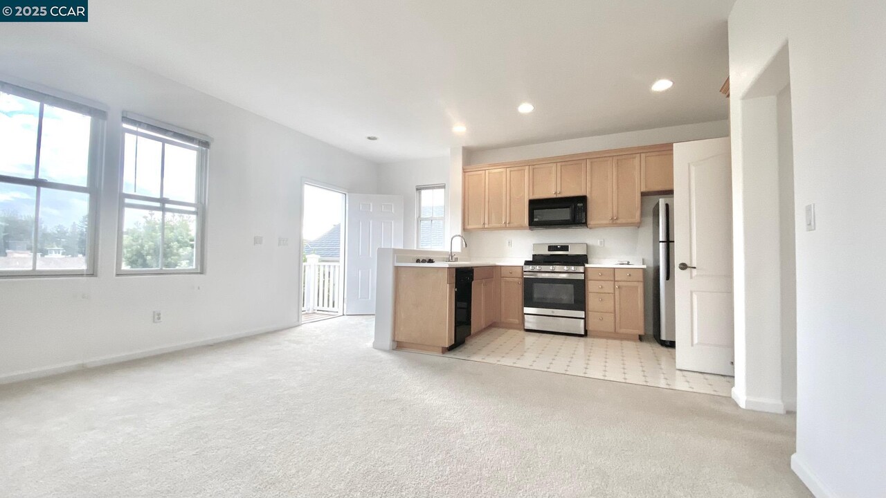 1027 Main St-Unit -B,Hercules CA 94547 in Hercules, CA - Building Photo