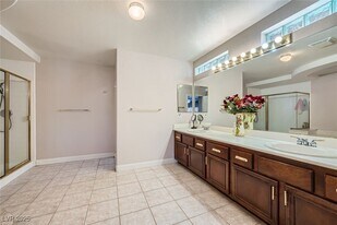 8748 Castle Hill Ave in Las Vegas, NV - Building Photo