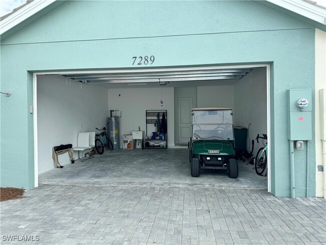 7289 Saona CT in Naples, FL - Foto de edificio - Building Photo