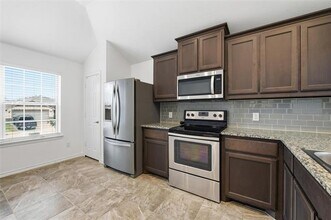 10844 Live Oak Creek Dr in Fort Worth, TX - Building Photo - Building Photo