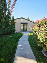 Juniper Court Apartments in Nampa, ID - Foto de edificio - Building Photo