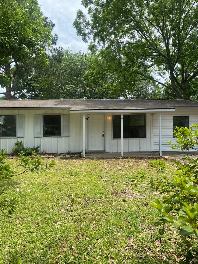 property at 1421 George Dr