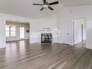 15 Hanford Dr in Clayton, NC - Foto de edificio - Building Photo