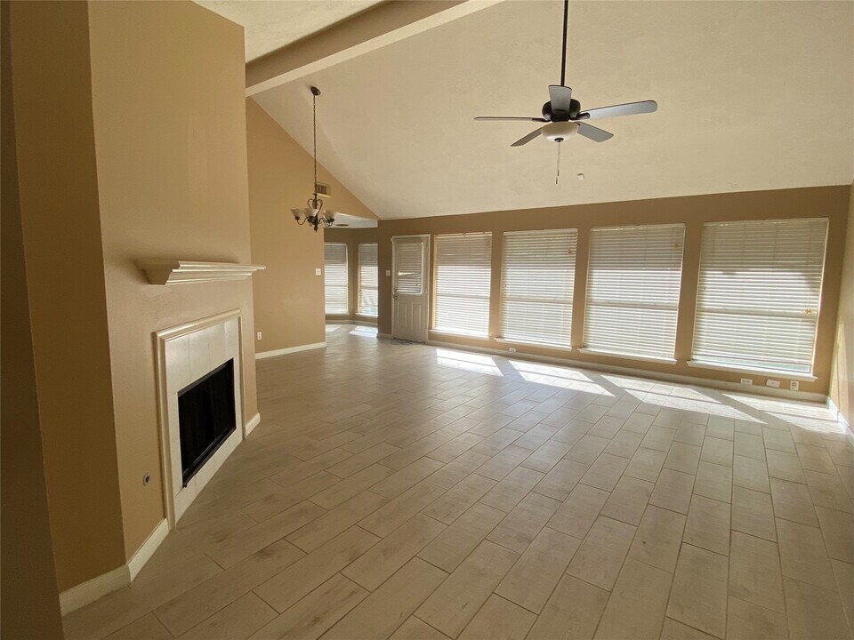3642 Beckett Ridge Dr in Humble, TX - Foto de edificio