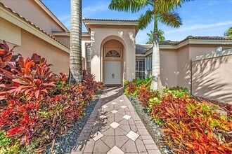 3279 Huntington in Weston, FL - Building Photo - Building Photo
