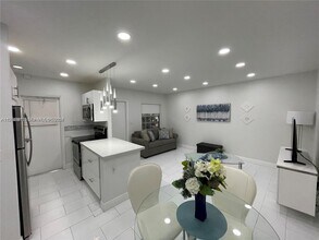 1407 NE 56th St in Fort Lauderdale, FL - Building Photo - Building Photo