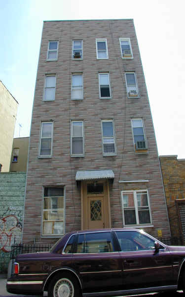 38 Diamond St in Brooklyn, NY - Foto de edificio