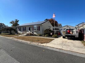 254 G St in Carneys Point, NJ - Building Photo