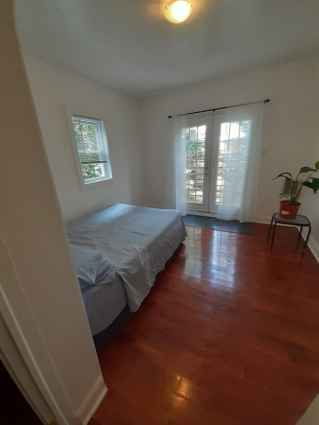 2113 Fitzwater St, Unit 2 in Philadelphia, PA - Foto de edificio - Building Photo