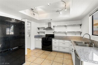 5246 Lisagayle Ct in Las Vegas, NV - Building Photo - Building Photo