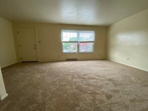 450 Mower Dr in Plum, PA - Building Photo - Building Photo