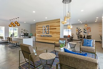 The Halifax Apartments in Phoenix, AZ - Foto de edificio - Building Photo