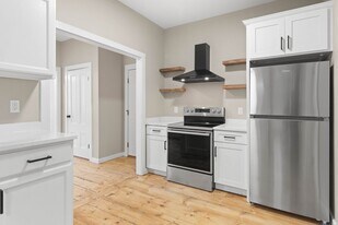 16-24 Market St in Amesbury, MA - Building Photo