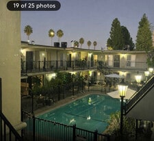 20880 Ventura Blvd in Los Angeles, CA - Building Photo