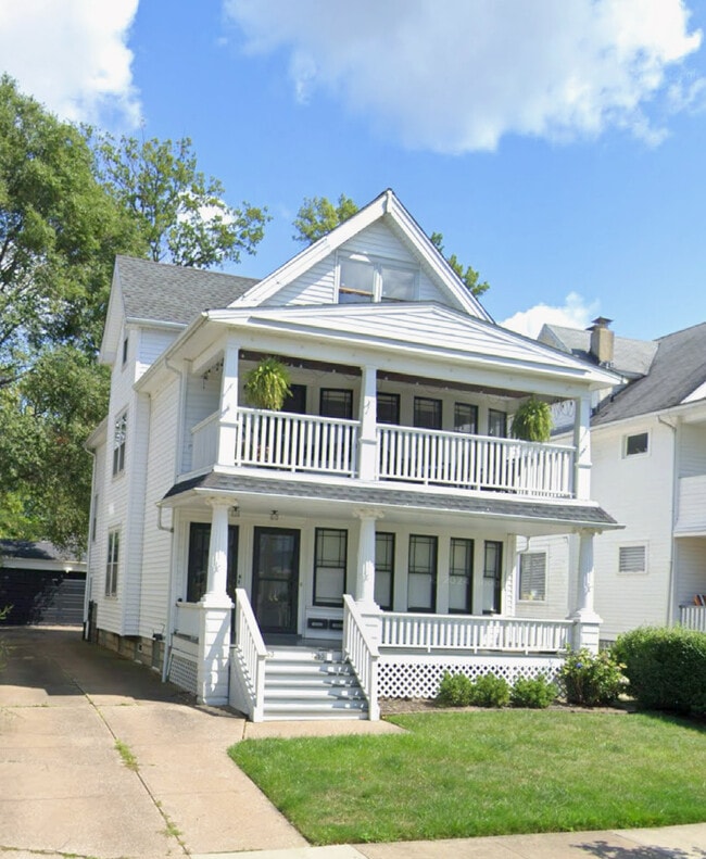 1263 Jackson Ave, Unit Top