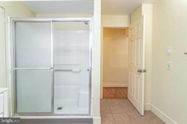 3 Gilbert St in Burlington, NJ - Building Photo - Building Photo