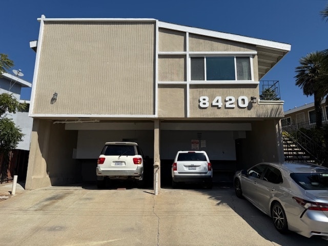8420 Gulana Ave, Unit Apt #1 in Playa Del Rey, CA - Foto de edificio - Building Photo
