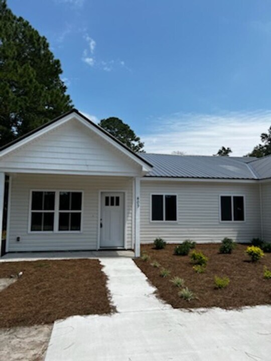 409 Carter Rd in Walthourville, GA - Building Photo