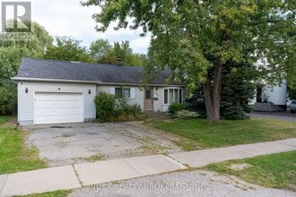 1073 Kent Ave. in Oakville, ON - Building Photo - Building Photo