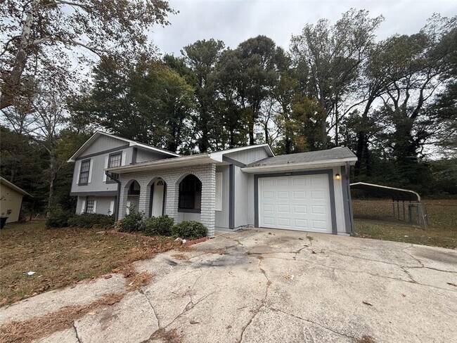 8856 Gateridge Ct in Jonesboro, GA - Building Photo - Building Photo