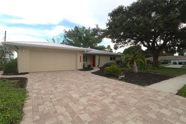 6512 Bowline Dr in Sarasota, FL - Building Photo - Building Photo