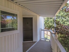 11632 Blue Heron Ln NE in Aurora, OR - Building Photo - Building Photo