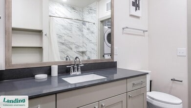 1950 Winrock Blvd, Unit 1305 in Houston, TX - Building Photo - Building Photo