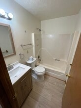 327 Centreville Pike, Unit 327 in Slippery Rock, PA - Foto de edificio - Building Photo