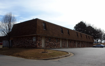 Crestview Apartments in Jacksonville, AR - Building Photo - Building Photo