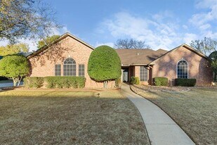 1418 Holley Creek Ln in Mansfield, TX - Building Photo