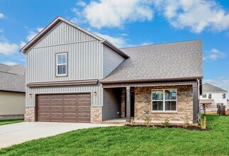 2628 Rafiki Dr in Clarksville, TN - Building Photo - Building Photo