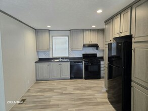 203 Arthur Dr in Mankato, MN - Building Photo - Building Photo