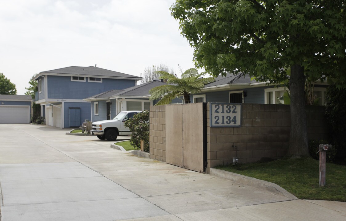 2132-2140 Orange Ave in Costa Mesa, CA - Foto de edificio