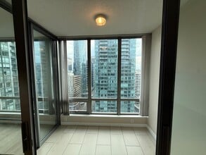 1288 W Georgia St in Vancouver, BC - Building Photo - Building Photo