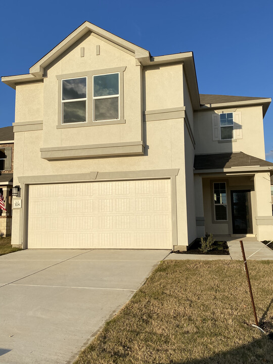 318 Indian Wheat in New Braunfels, TX - Building Photo