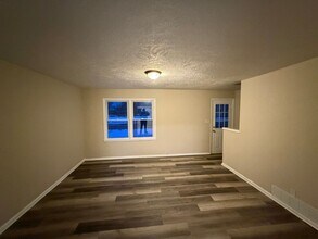 863-863 N Central Dr in Lorain, OH - Building Photo - Building Photo