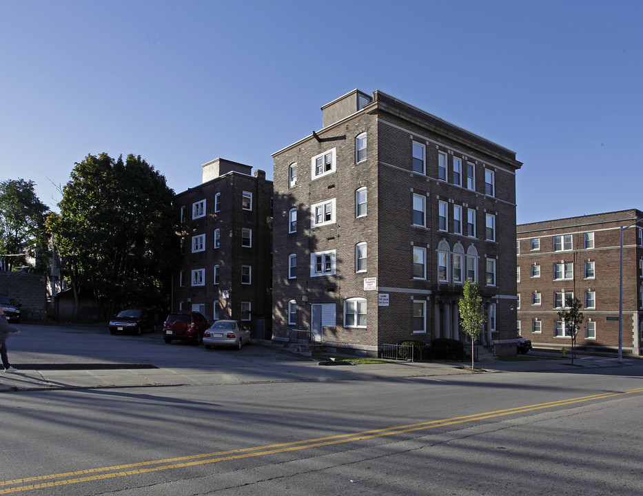 1129 Main St in Worcester, MA - Foto de edificio