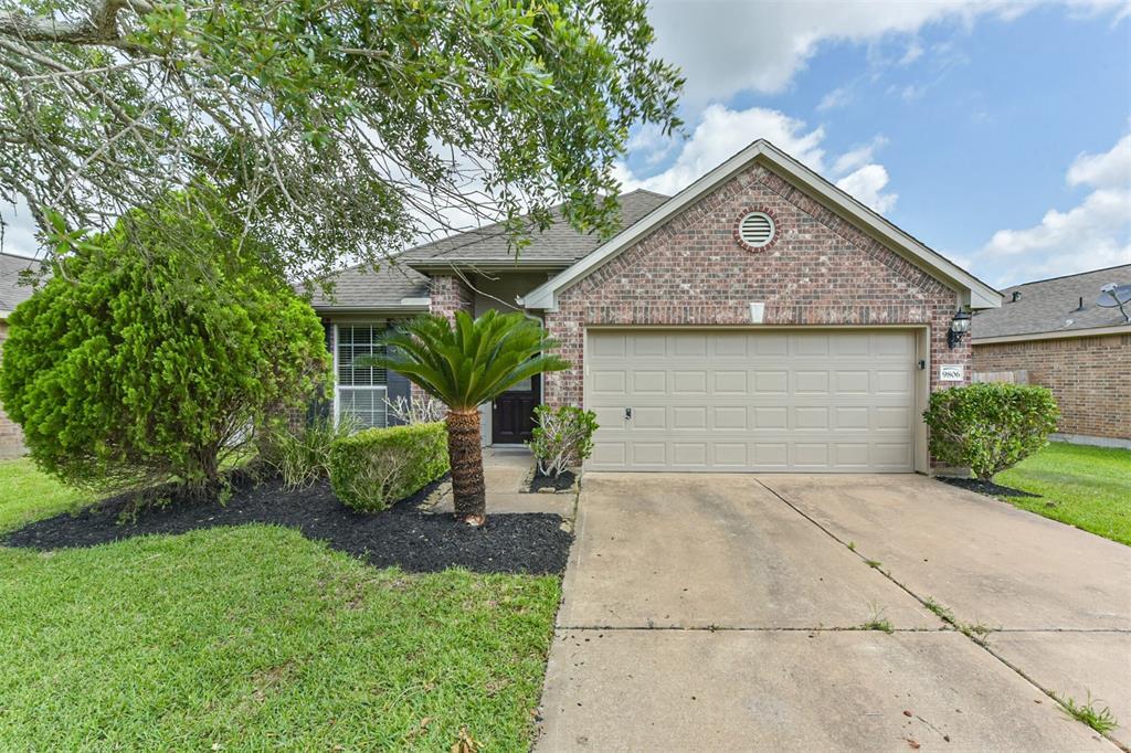 9806 Opal Rock Dr in Rosharon, TX - Building Photo