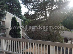 12028 Slater Ave NE in Kirkland, WA - Building Photo - Building Photo