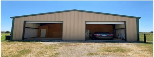 2112 E Blackjack Rd E in Aubrey, TX - Building Photo