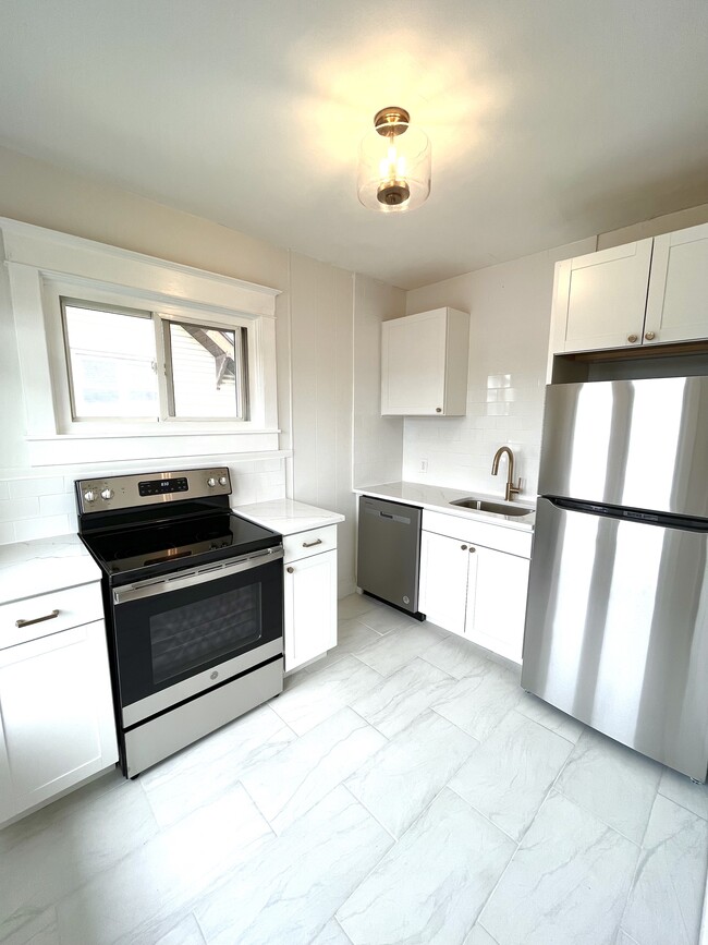 1899 Hertel Ave, Unit #3 in Buffalo, NY - Foto de edificio - Building Photo