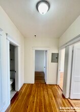 1637 Commonwealth Ave, Unit 2 in Boston, MA - Building Photo - Building Photo