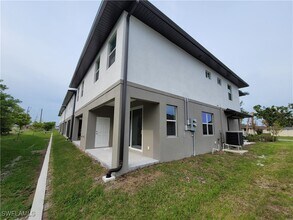 3517 SW Santa Barbara Pl in Cape Coral, FL - Building Photo - Building Photo