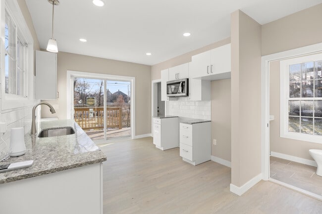 324 East Bethune Street in Detroit, MI - Building Photo - Building Photo