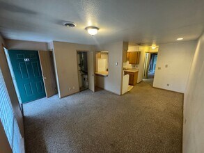 858 State Rte D in Osage Beach, MO - Building Photo - Building Photo