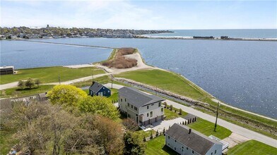 82 Ellery Rd in Newport, RI - Building Photo - Building Photo