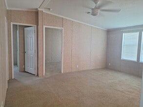 7001 142nd Ave N in Largo, FL - Building Photo - Building Photo